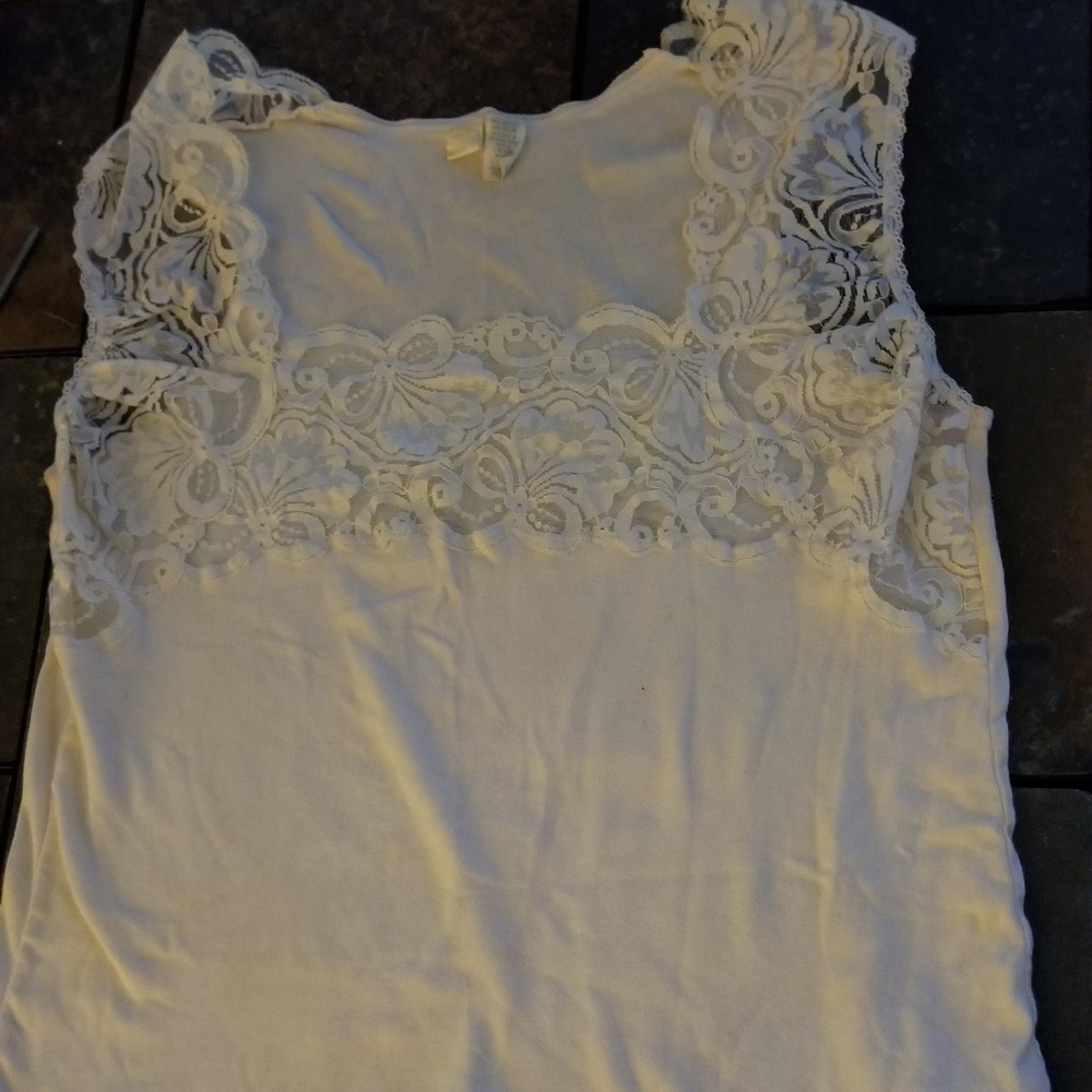 Camisole Lace Top 🦚 3 for $21 or 6 for $30
